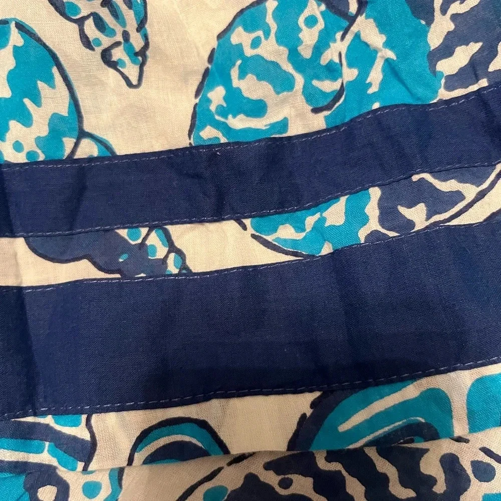 Seashore coverup .